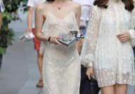 美女的裙子掉了,那些不期而遇的尴尬瞬间”